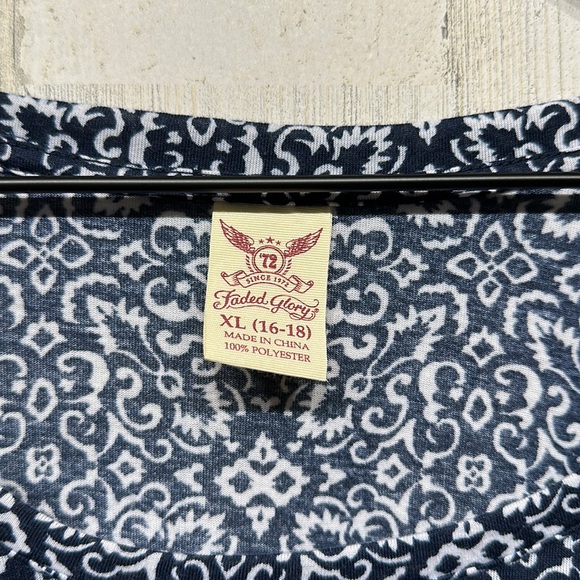 Women’s Faded Glory Navy and White Long Sleeve Size XL - Picture 2 of 4